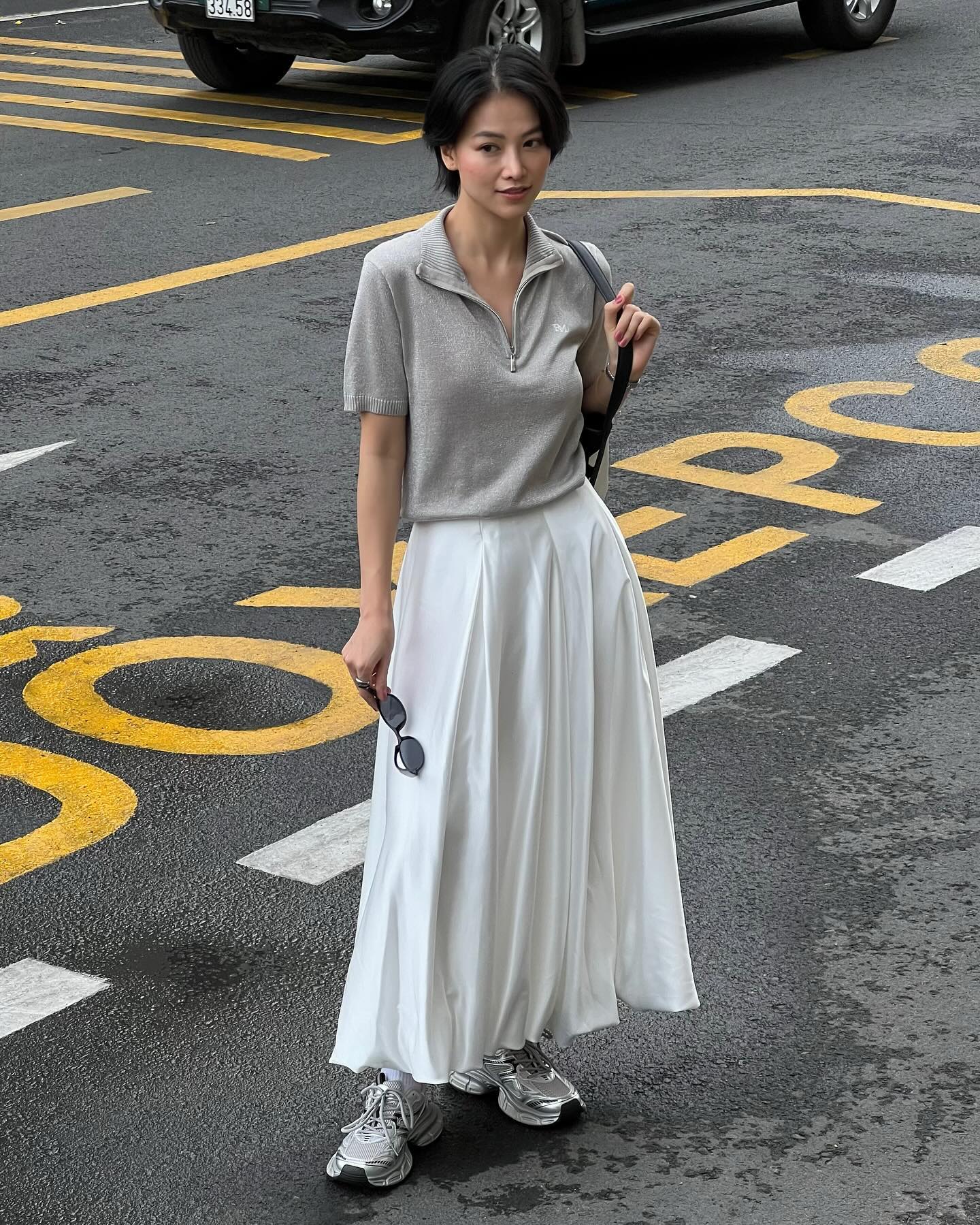 Nh&igrave;n mỹ nh&acirc;n n&agrave;y l&agrave; muốn sắm ch&acirc;n v&aacute;y trắng ngay lập tức- Ảnh 9.