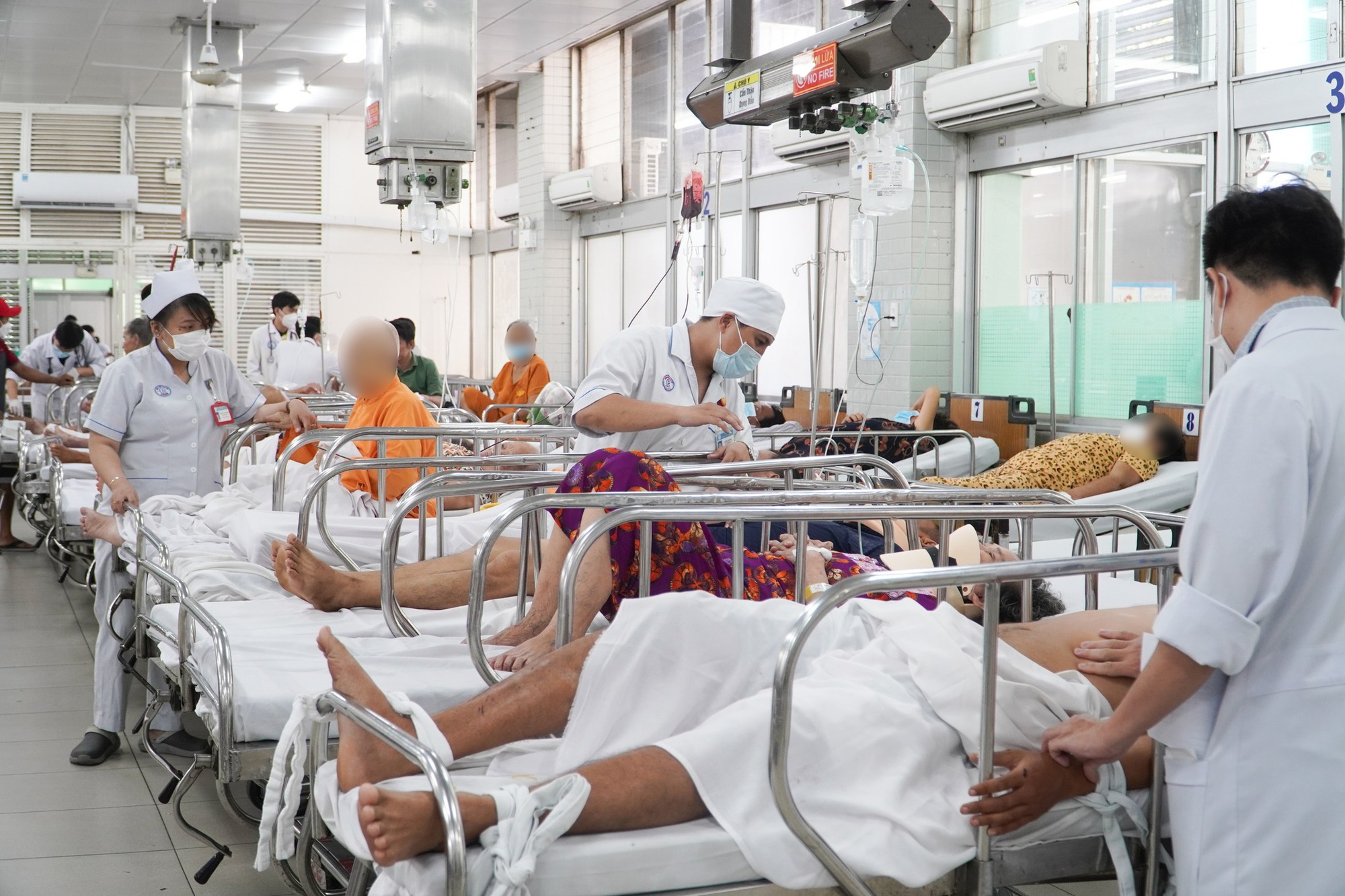 Những "con số biết n&oacute;i" tại Bệnh viện Chợ Rẫy trong kỳ nghỉ Tết- Ảnh 1.