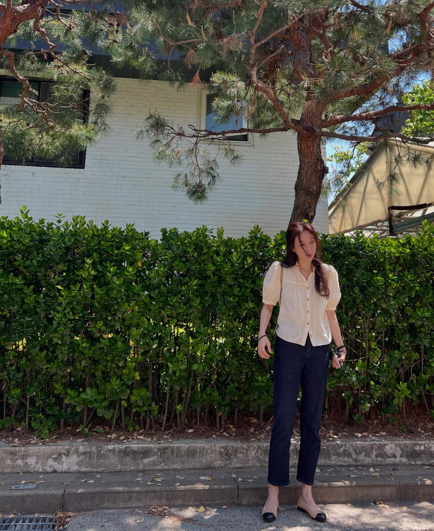 4 mẫu quần dài hoàn hảo dành cho phụ nữ trên 40 tuổi- Ảnh 3. 4 mẫu quần dài hoàn hảo dành cho phụ nữ trên 40 tuổi- Ảnh 3.