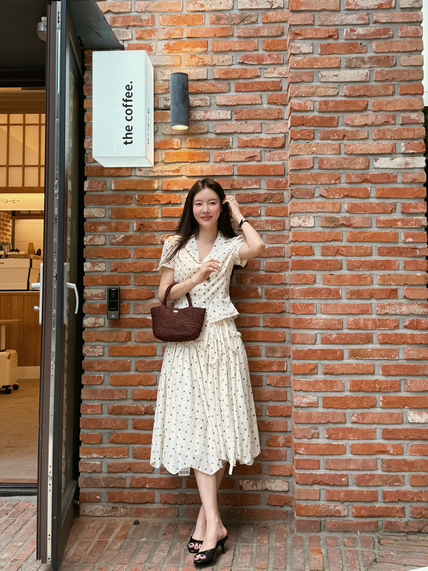 Đầu xu&acirc;n năm mới diện đồ s&aacute;ng m&agrave;u l&agrave; đ&uacute;ng chuẩn, bạn n&ecirc;n ghim ngay 4 combo si&ecirc;u trẻ- Ảnh 8.