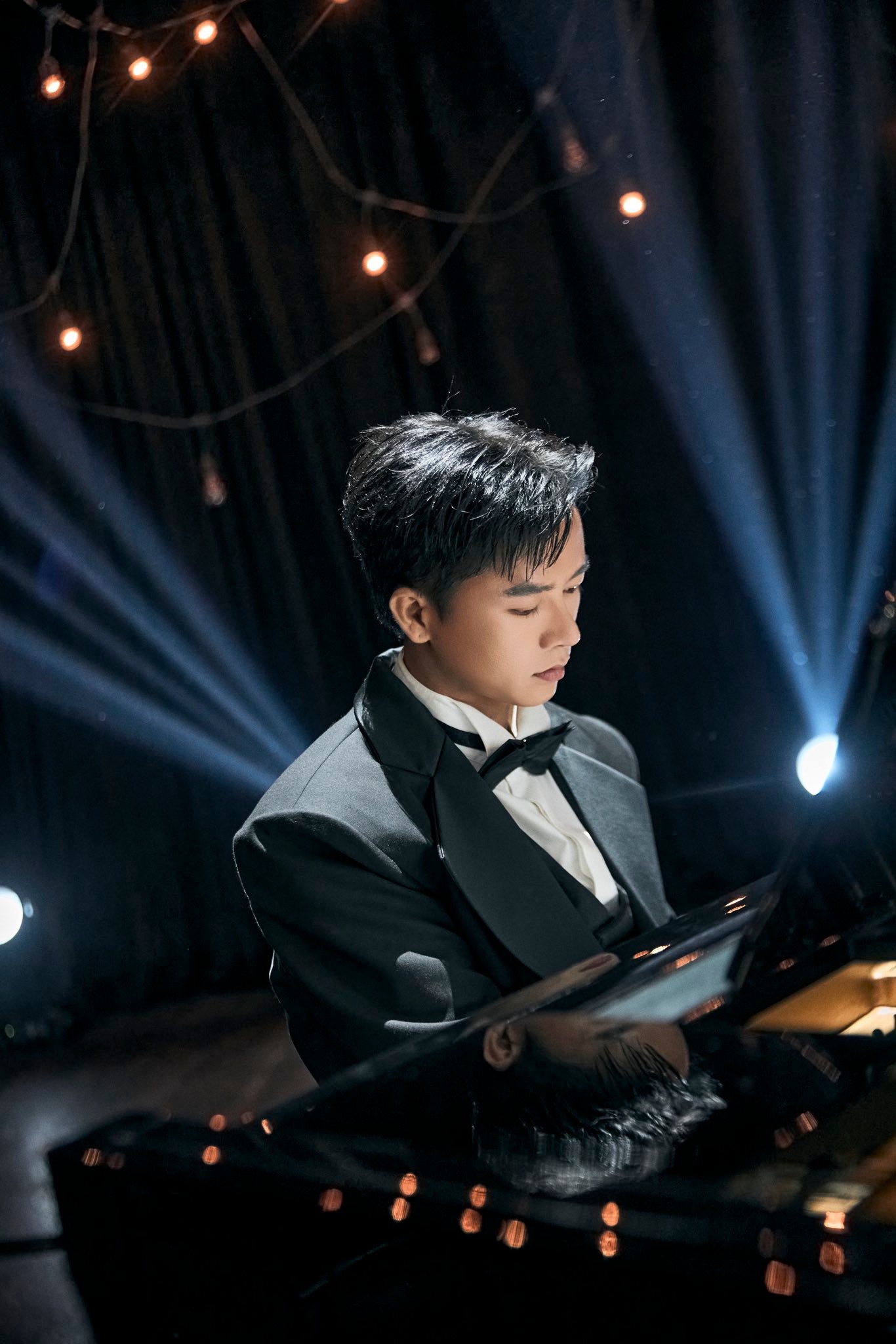 Nhận kh&ocirc;ng ra nhạc sĩ đắt show nhất Việt Nam đi &ldquo;chạy show&rdquo; Tết- Ảnh 3.