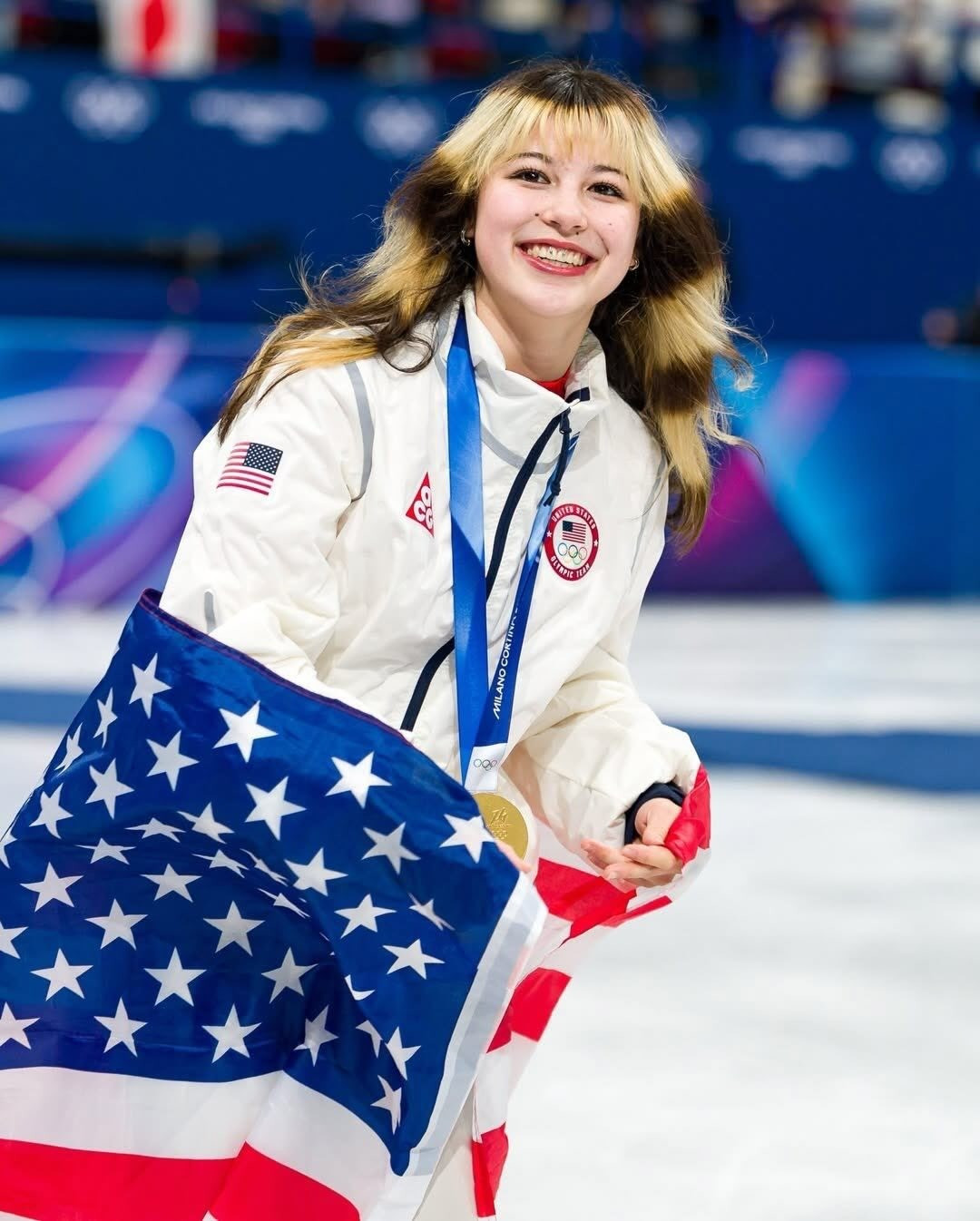 Dung mạo 'thi&ecirc;n thần băng' nổi loạn gi&uacute;p Mỹ giải cơn kh&aacute;t v&agrave;ng- Ảnh 3.