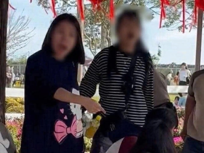 Nhóm người xô xát vì tranh giành ghế ở quán cafe mùng 4 Tết, 2 người nhập viện: Nạn nhân lên tiếng- Ảnh 1. Nhóm người xô xát vì tranh giành ghế ở quán cafe mùng 4 Tết, 2 người nhập viện: Nạn nhân lên tiếng- Ảnh 1.