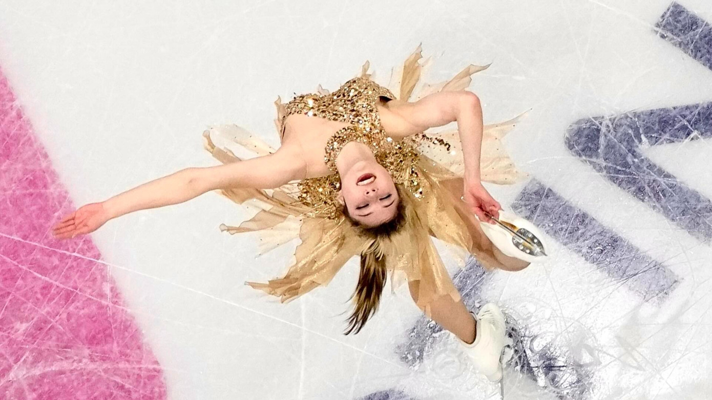 Dung mạo 'thi&ecirc;n thần băng' nổi loạn gi&uacute;p Mỹ giải cơn kh&aacute;t v&agrave;ng- Ảnh 5.