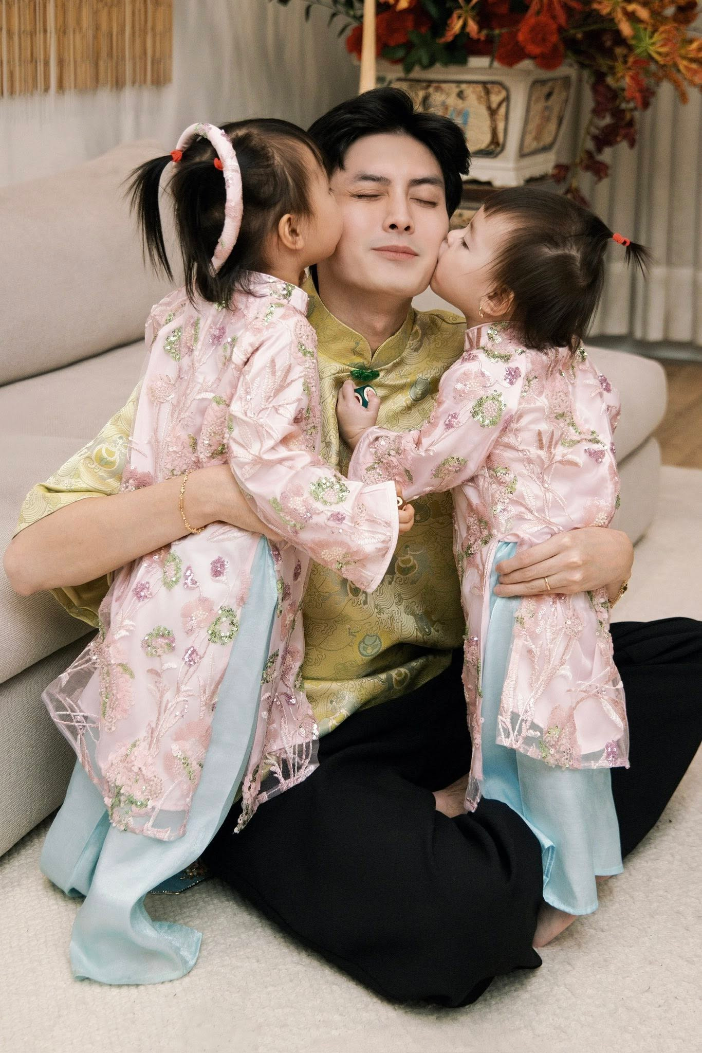 Tr&ugrave;m cuối "d&acirc;u h&agrave;o m&ocirc;n" Tuấn Dương h&igrave; hục cắm lọ hoa 20 triệu để chưng Tết, vẫn bị "b&aacute;nh b&egrave;o" Suli bẻ l&aacute;, vặt hoa kh&ocirc;ng thương tiếc- Ảnh 12.