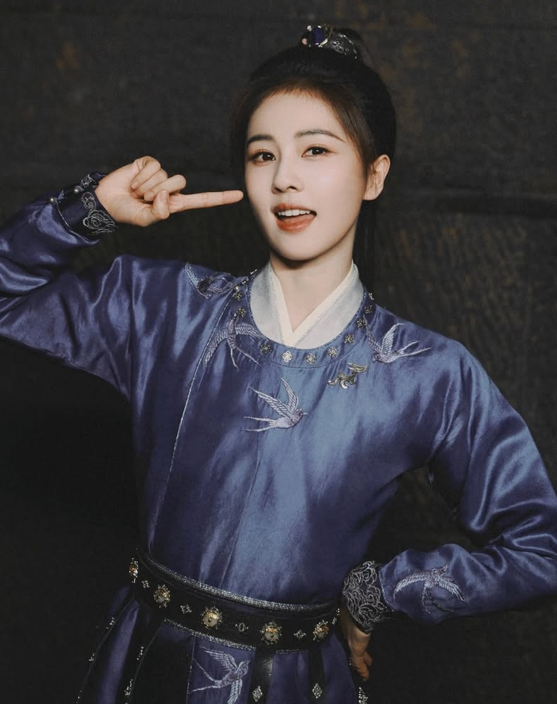 B&aacute;i phục mỹ nh&acirc;n đ&oacute;ng 1 phim lập tận 6 kỷ lục: 1,4 tỷ d&acirc;n kh&ocirc;ng ai đọ nổi, fan sĩ đến gi&agrave; cũng được- Ảnh 4.