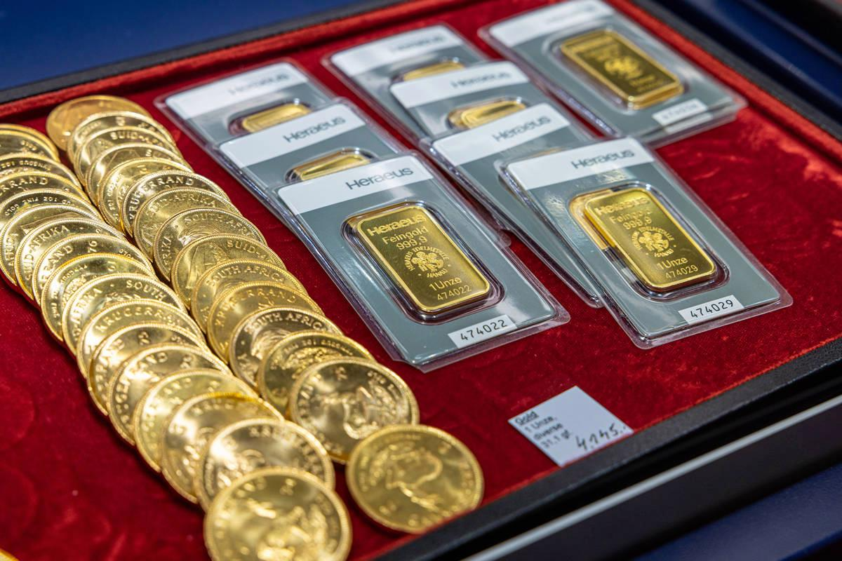 Mẹ trộm v&agrave;ng của con trai cả t&iacute;ch g&oacute;p 15 năm đi b&aacute;n, lấy tiền mua nh&agrave; cho con &uacute;t- Ảnh 1.