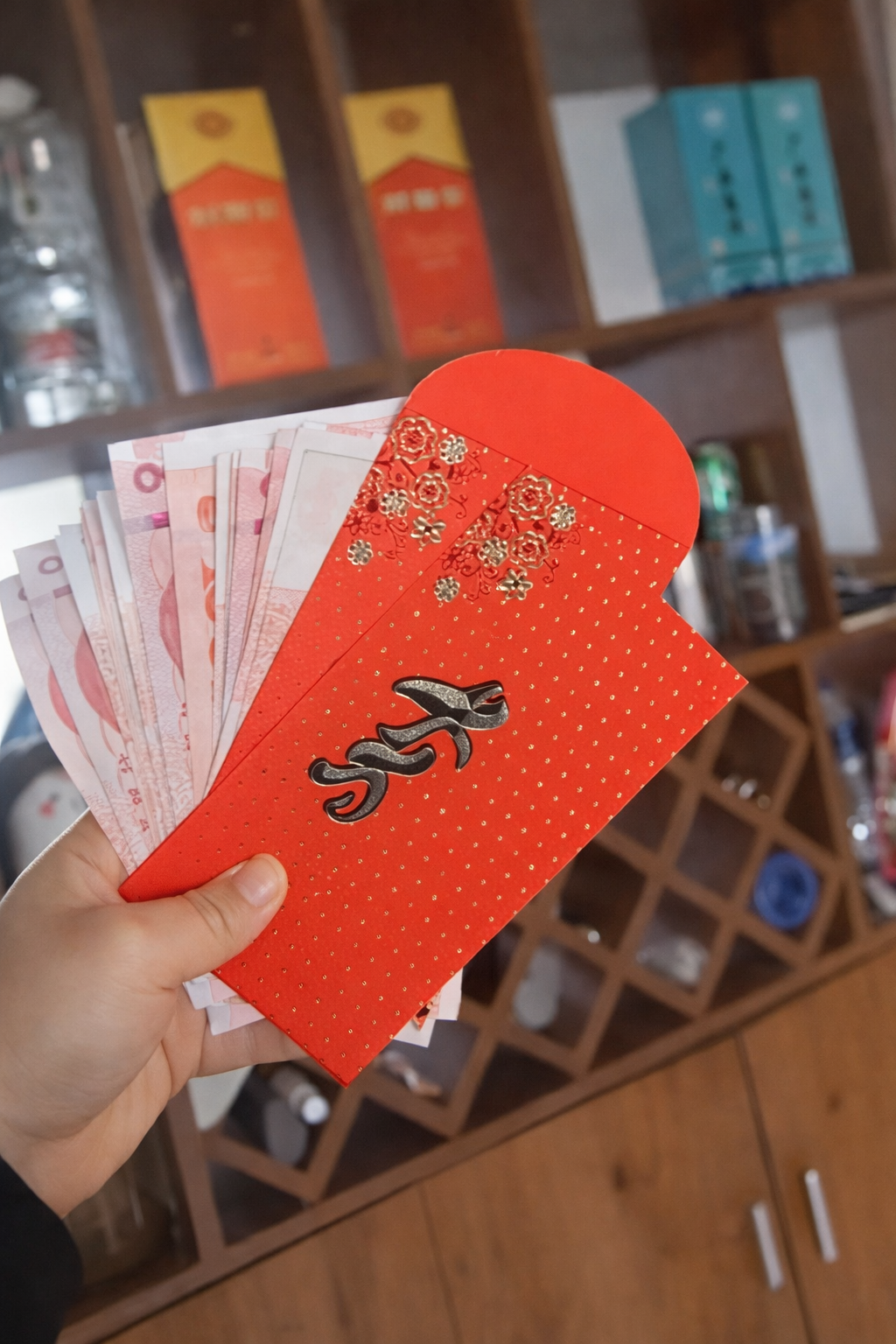 "Mùng 2 Tết con trai tôi đã bỏ nhà đi" - Biết lý do, netizen khuyên vội: Sinh đứa khác đi!- Ảnh 1. "Mùng 2 Tết con trai tôi đã bỏ nhà đi" - Biết lý do, netizen khuyên vội: Sinh đứa khác đi!- Ảnh 1.