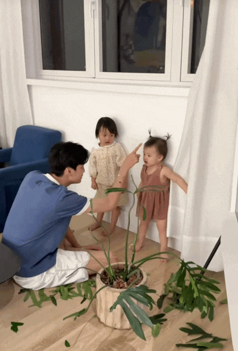 Tr&ugrave;m cuối "d&acirc;u h&agrave;o m&ocirc;n" Tuấn Dương h&igrave; hục cắm lọ hoa 20 triệu để chưng Tết, vẫn bị "b&aacute;nh b&egrave;o" Suli bẻ l&aacute;, vặt hoa kh&ocirc;ng thương tiếc- Ảnh 7.