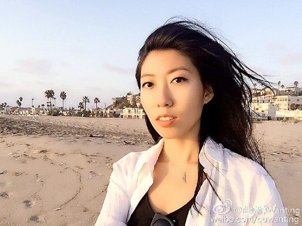 Nữ ca sĩ biểu diễn tr&ecirc;n chương tr&igrave;nh đ&ecirc;m giao thừa của đ&agrave;i quốc gia bị netizen phản ứng dữ dội, đ&ograve;i cấm cửa- Ảnh 1.