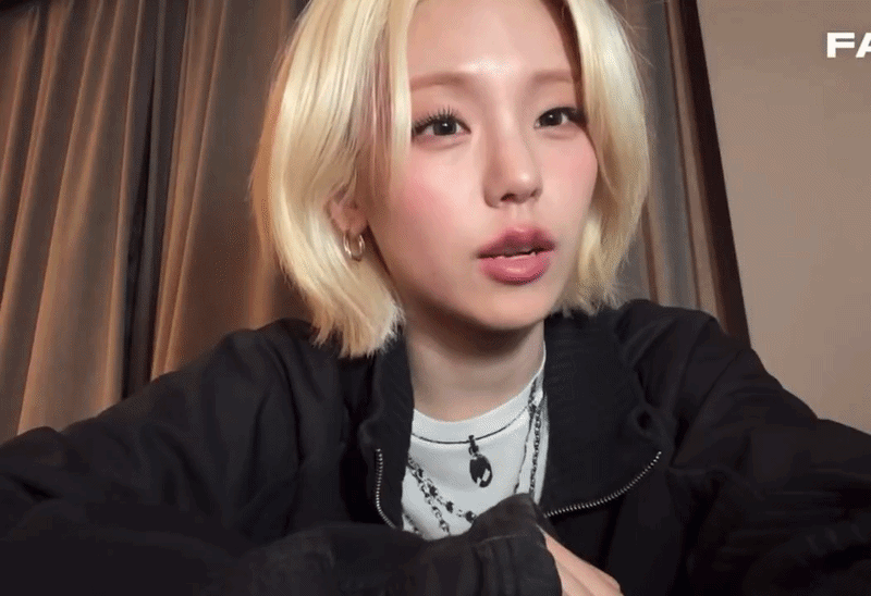 Một nữ idol bị chỉ tr&iacute;ch v&igrave; ăn vặt, phải xin lỗi ngay tr&ecirc;n livestream- Ảnh 5.