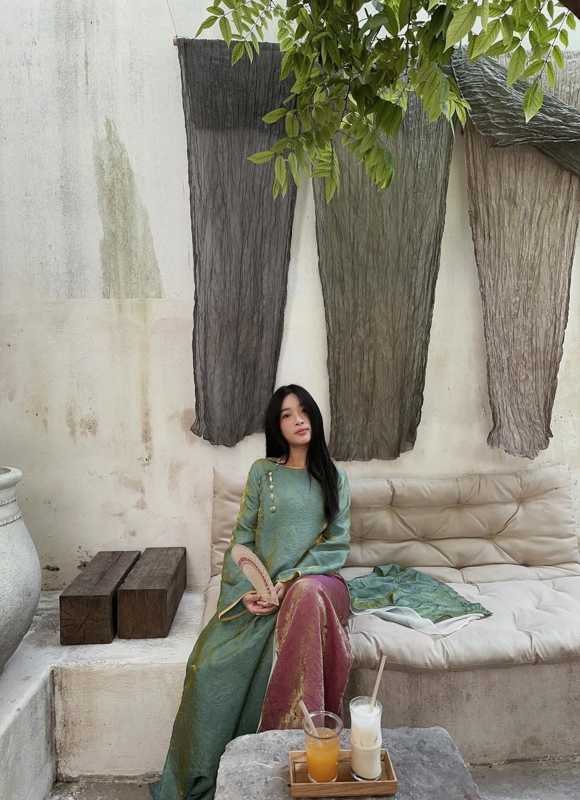 Hết Tết, đại hội thanh l&yacute; &aacute;o d&agrave;i trỗi dậy- Ảnh 10.