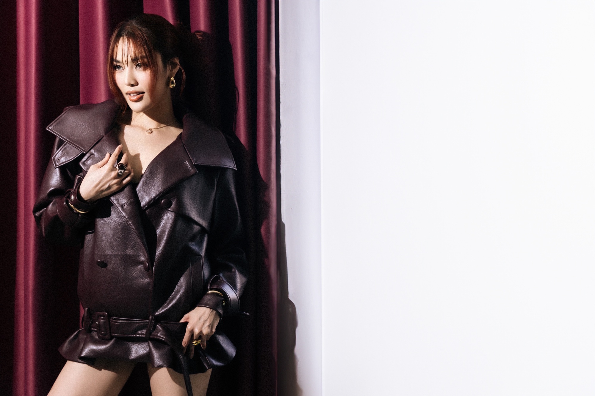 Si&ecirc;u mẫu Lan Khu&ecirc;: 