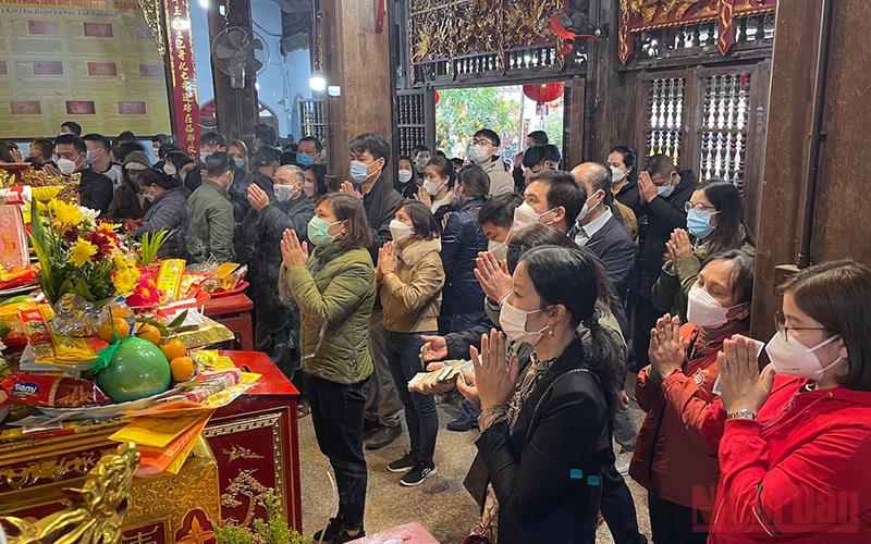 Cảnh tượng tại nơi chỉ họp chợ duy nhất 1 lần trong năm: Đ&ecirc;m nay mới l&agrave; ch&iacute;nh hội- Ảnh 2.