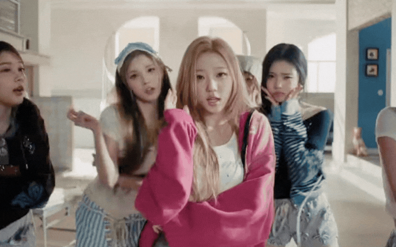 C&otilde;i mạng dậy s&oacute;ng với đoạn thoại "mean girl" của mỹ nh&acirc;n Gen Z, "em g&aacute;i tứ đại mỹ nh&acirc;n" cuối c&ugrave;ng cũng c&oacute; ng&agrave;y n&agrave;y- Ảnh 1.