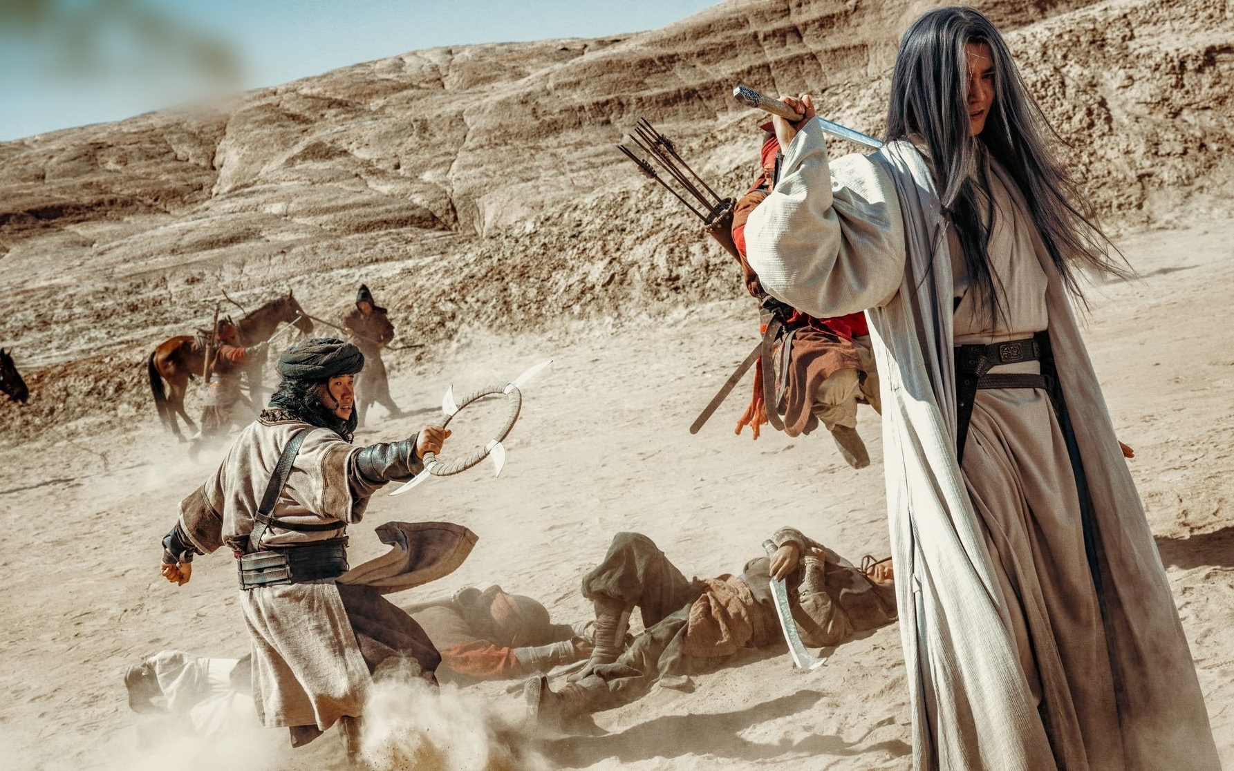 Phim Tết l&agrave; c&uacute; sốc lớn nhất 2026: Lội ngược d&ograve;ng nhăm nhe top 1, ph&aacute; tận 3 kỷ lục ph&ograve;ng v&eacute;- Ảnh 3.