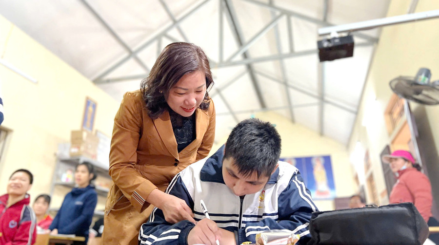 Từ năm 2026 lương gi&aacute;o vi&ecirc;n được ưu ti&ecirc;n xếp cao nhất- Ảnh 1.