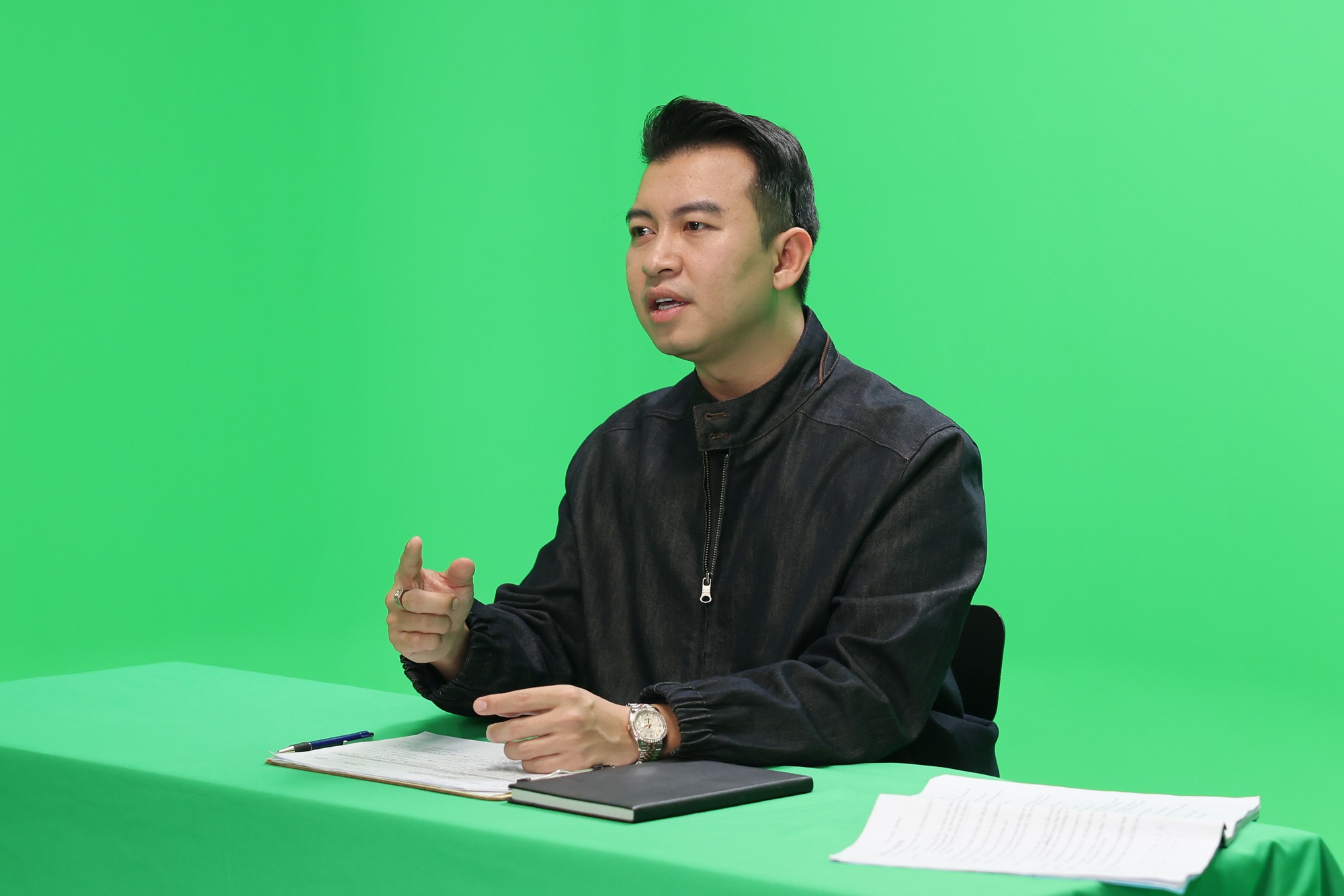 Giời Ơi! Mình Đi Đâu Thế?: Bước đi táo bạo trong sản xuất series phim Việt- Ảnh 6. Giời Ơi! Mình Đi Đâu Thế?: Bước đi táo bạo trong sản xuất series phim Việt- Ảnh 6.