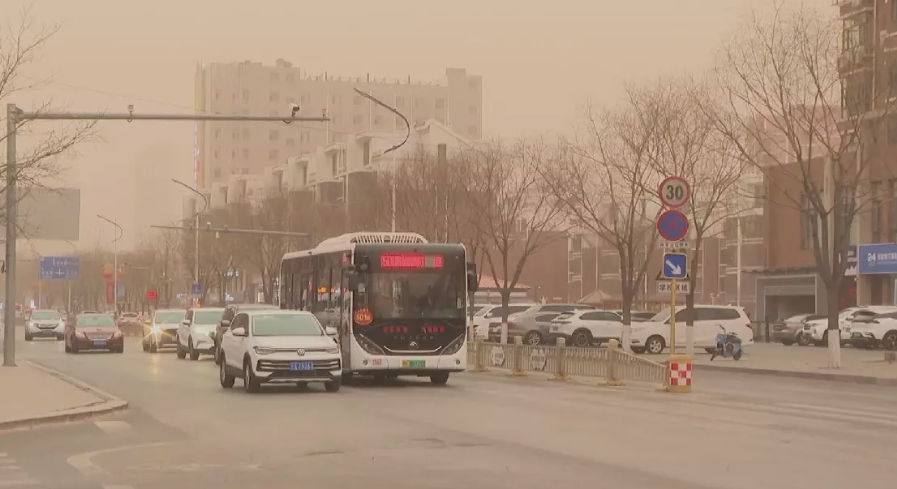 Cảnh tượng kỳ lạ kh&ocirc;ng tưởng tại Bắc Kinh những ng&agrave;y qua- Ảnh 2.