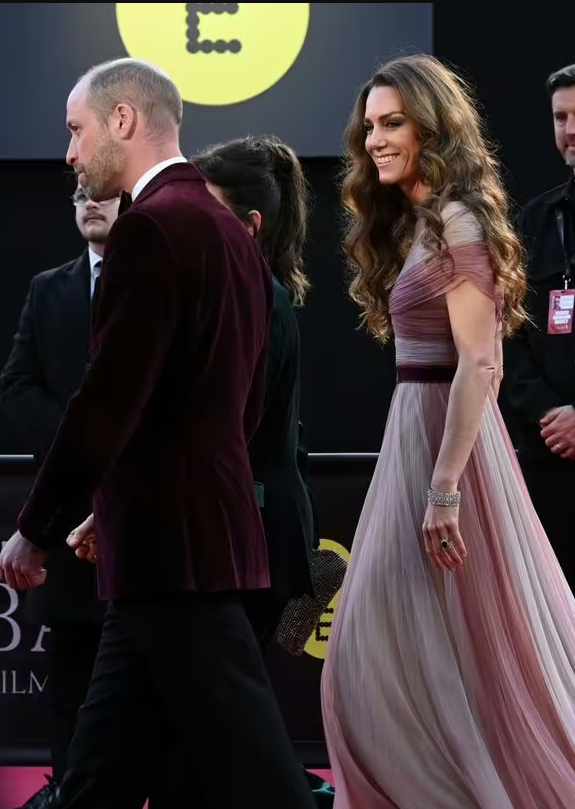 Vợ chồng William - Kate lộng lẫy chiếm s&oacute;ng BAFTA 2026: Lời th&uacute; nhận bất ngờ v&agrave; l&yacute; do Vương phi "kh&oacute;c sưng mắt" trước giờ G- Ảnh 2.