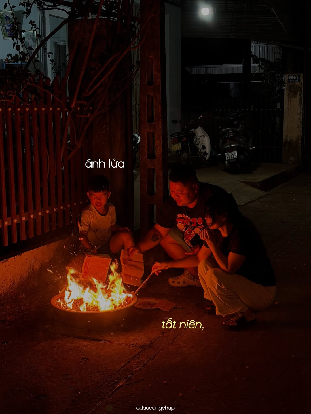 Ch&agrave;o nh&eacute;, Tết đi, m&igrave;nh cũng đi: Bộ ảnh đang viral v&igrave; ai nh&igrave;n v&agrave;o cũng thấy &ldquo;lụy&rdquo; những th&acirc;n thương n&agrave;y- Ảnh 11.