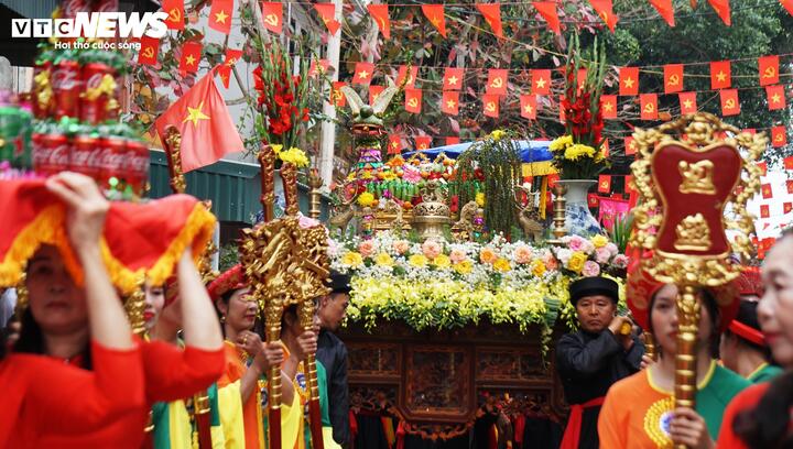 Về Quảng Ninh xem rước "cụ Thượng" k&eacute;o d&agrave;i cả c&acirc;y số- Ảnh 8.