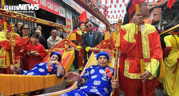 Về Quảng Ninh xem rước "cụ Thượng" k&eacute;o d&agrave;i cả c&acirc;y số- Ảnh 13.