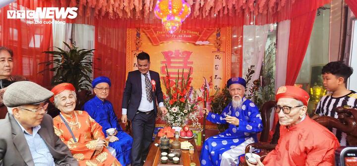 Về Quảng Ninh xem rước "cụ Thượng" k&eacute;o d&agrave;i cả c&acirc;y số- Ảnh 12.