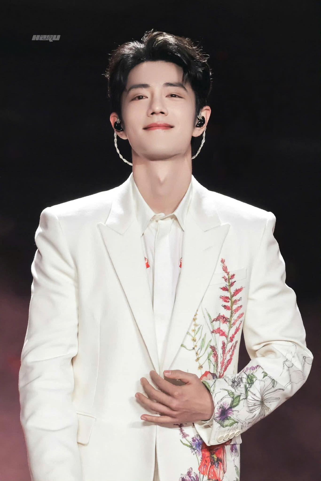 Trung Quốc có duy nhất 1 mỹ nam mang khí chất quốc thái dân an, đẹp như trăng sáng ai nhìn cũng được chữa lành- Ảnh 1. Trung Quốc có duy nhất 1 mỹ nam mang khí chất quốc thái dân an, đẹp như trăng sáng ai nhìn cũng được chữa lành- Ảnh 1.