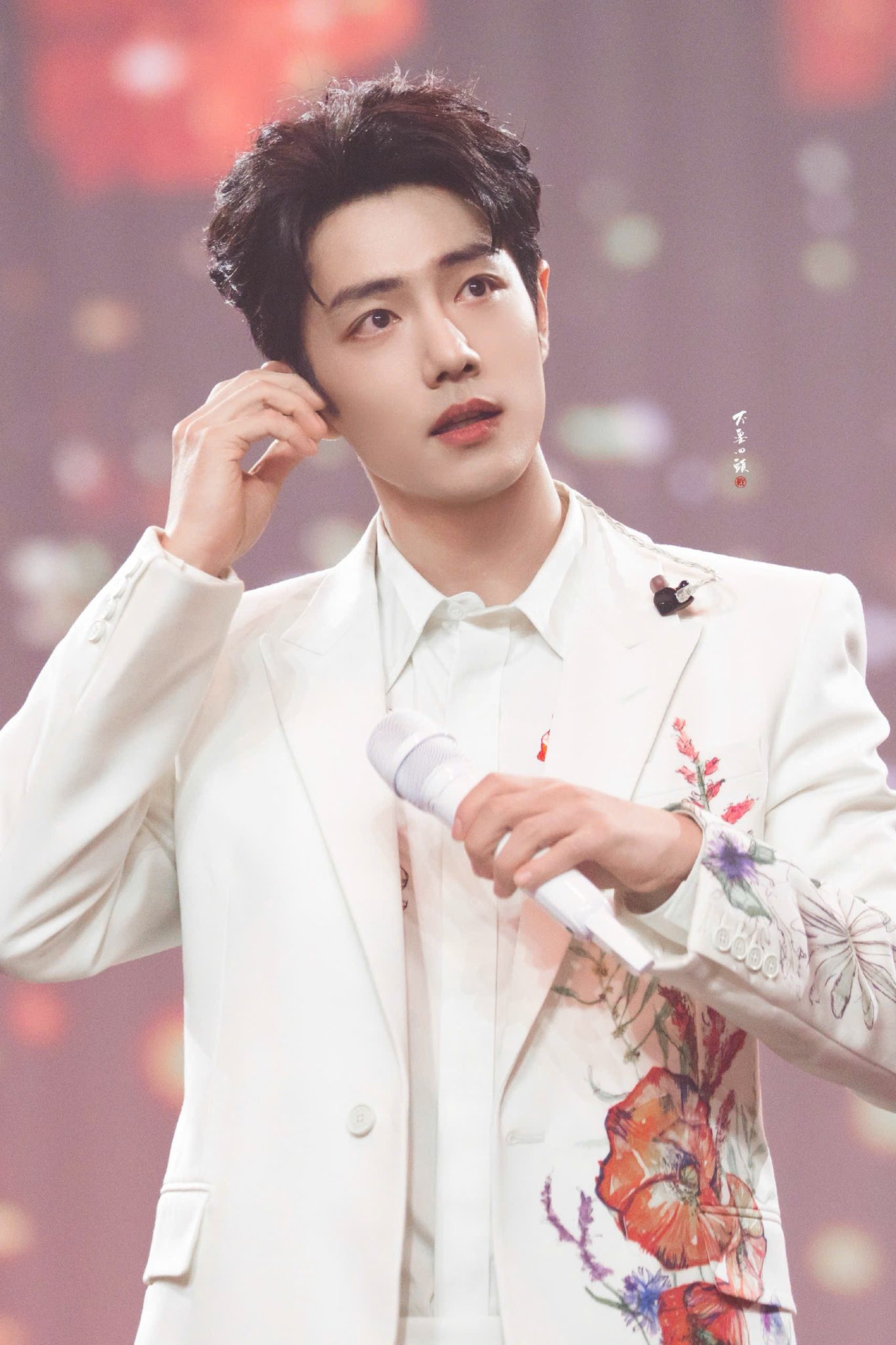 Trung Quốc có duy nhất 1 mỹ nam mang khí chất quốc thái dân an, đẹp như trăng sáng ai nhìn cũng được chữa lành- Ảnh 5. Trung Quốc có duy nhất 1 mỹ nam mang khí chất quốc thái dân an, đẹp như trăng sáng ai nhìn cũng được chữa lành- Ảnh 5.