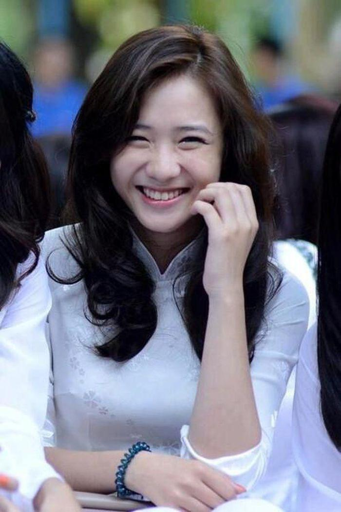 Từ hot girl mặt mộc đến mẹ bỉm d&aacute;ng xịn: Tr&acirc;m Anh chưa l&uacute;c n&agrave;o hết slay- Ảnh 1.