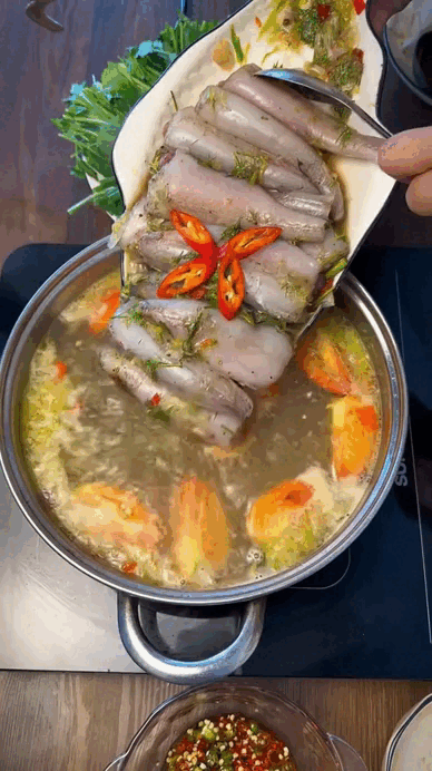 Loại cá mềm như cháo đang "cháy hàng" ngày đầu năm: Giá 1 triệu đồng/kg, có tiền chưa chắc mua được- Ảnh 3. Loài cá mềm như cháo,