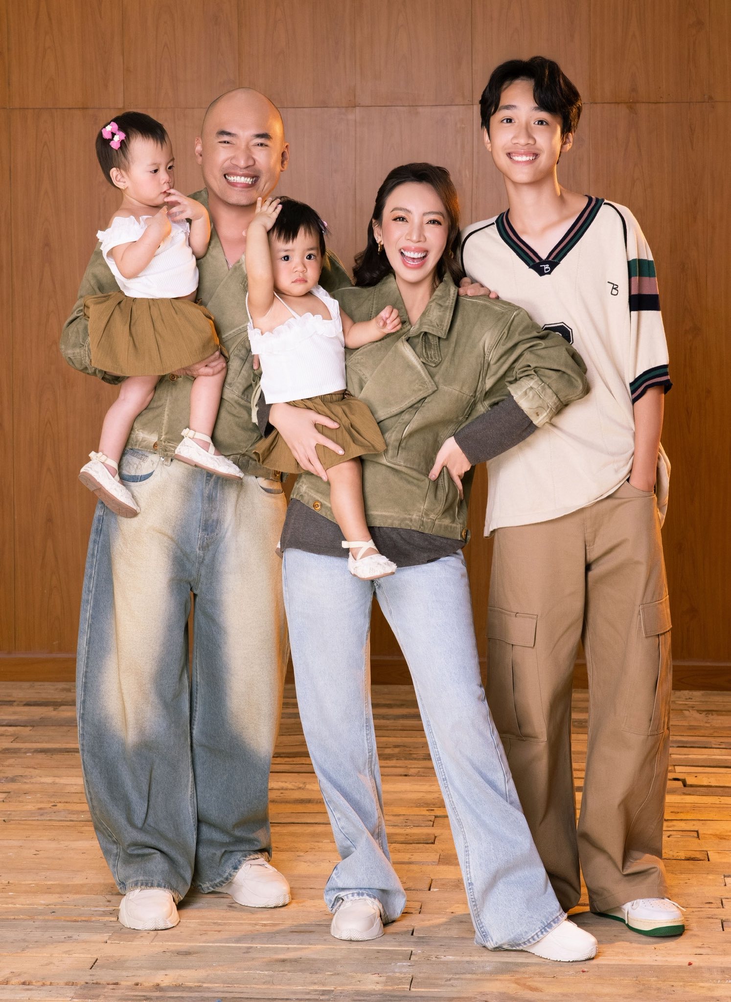 Tiến Luật để lộ việc bí mật có cặp song sinh với Thu Trang?- Ảnh 1. Tiến Luật để lộ việc bí mật có cặp song sinh với Thu Trang?- Ảnh 1.