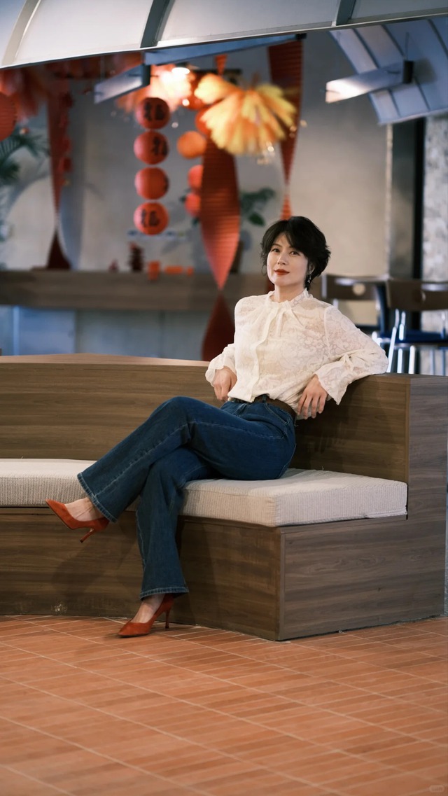 Mấy năm liền chen ch&acirc;n mua v&agrave;ng ng&agrave;y v&iacute;a Thần T&agrave;i, năm nay t&ocirc;i dừng lại: Kh&ocirc;ng ngờ "lộc" đến theo c&aacute;ch kh&aacute;c hẳn- Ảnh 1.