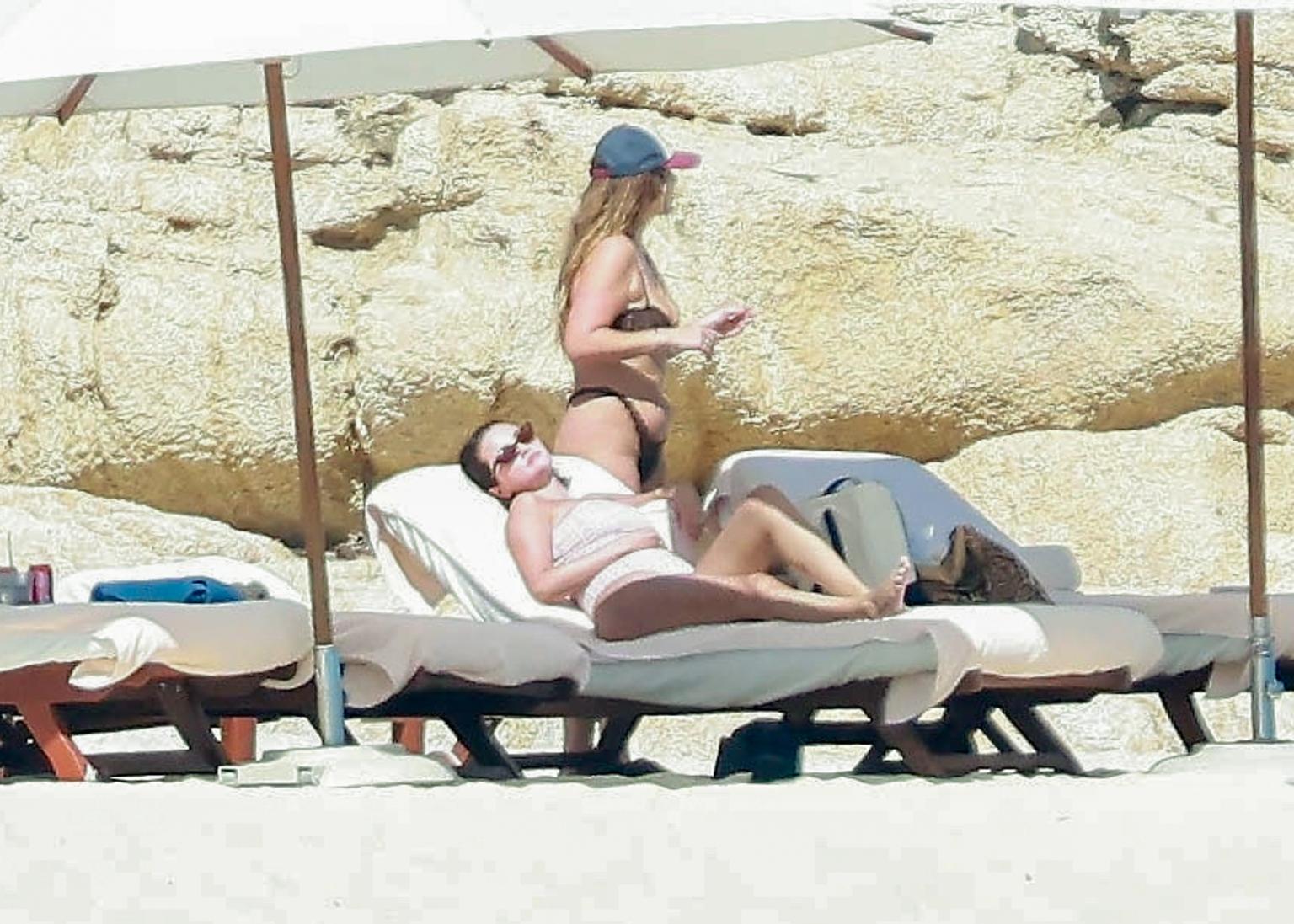 Selena Gomez mang thai con đầu l&ograve;ng?- Ảnh 3.