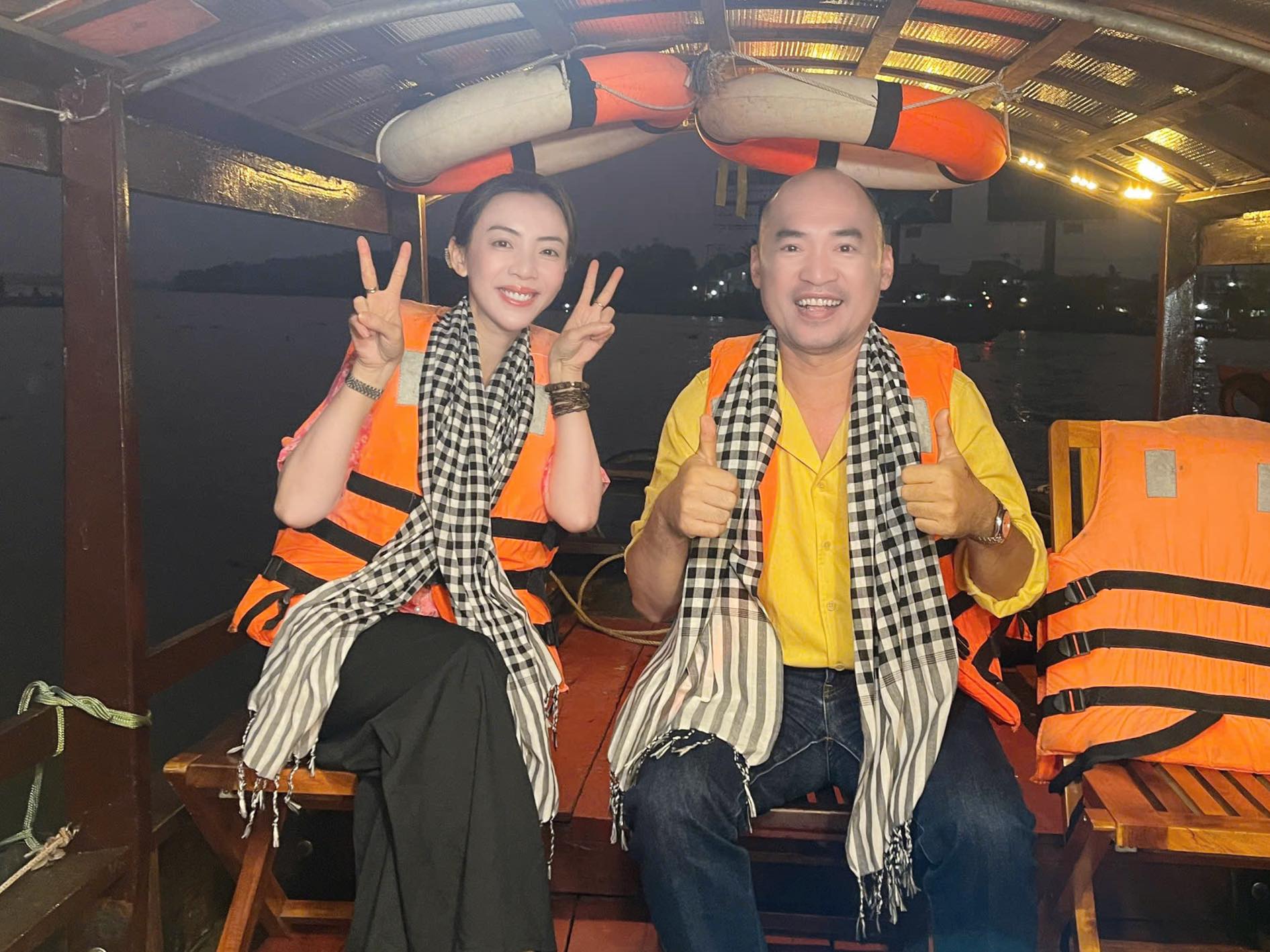 Tiến Luật để lộ việc bí mật có cặp song sinh với Thu Trang?- Ảnh 6. Tiến Luật để lộ việc bí mật có cặp song sinh với Thu Trang?- Ảnh 6.