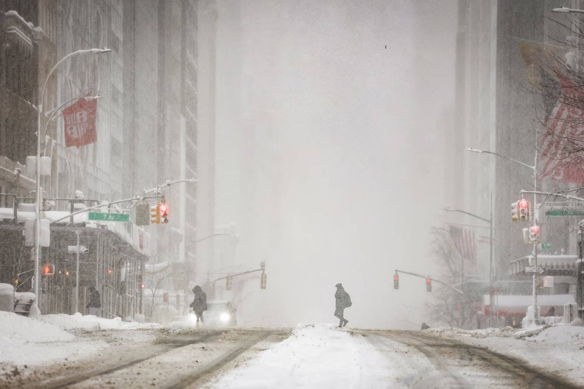 Ph&iacute;a sau khung cảnh New York trắng x&oacute;a như cổ t&iacute;ch những ng&agrave;y n&agrave;y- Ảnh 7.