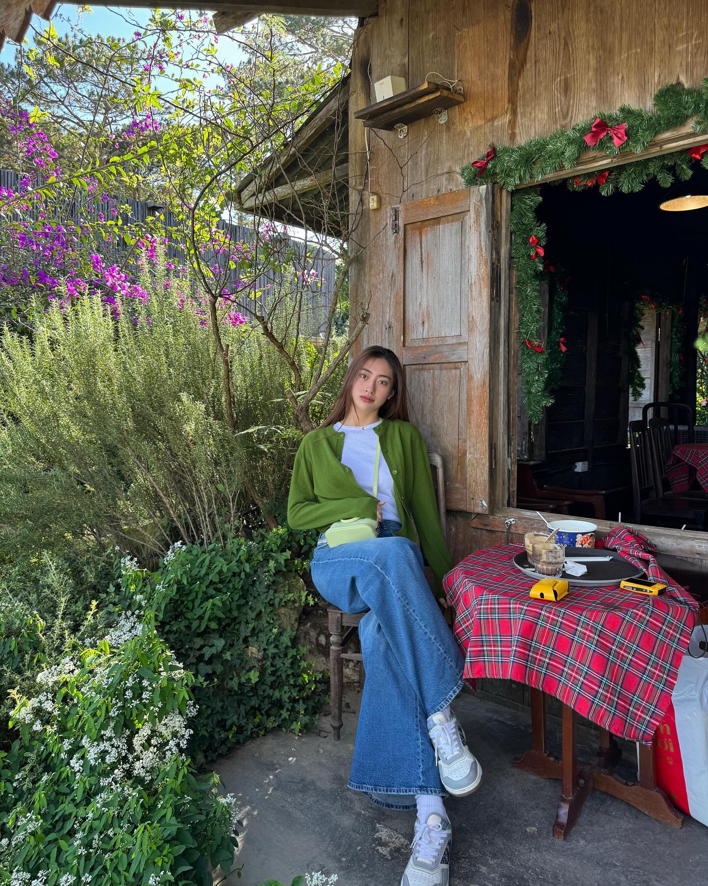 Mặc quần ống rộng sành điệu suốt bốn mùa chỉ với 5 công thức- Ảnh 1. Mặc quần ống rộng sành điệu suốt bốn mùa chỉ với 5 công thức- Ảnh 1.