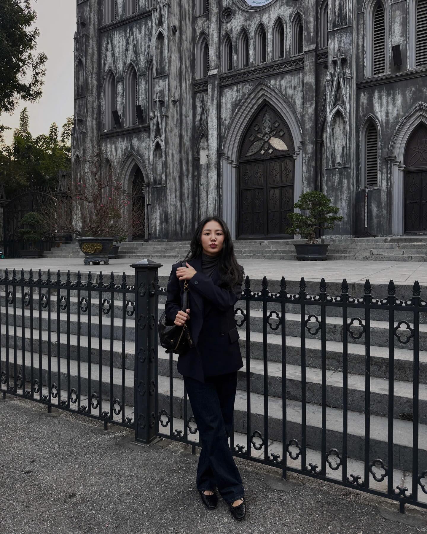 Văn Mai Hương đam m&ecirc; diện đồ basic, nhưng style bộ n&agrave;o cũng nổi bật- Ảnh 2.