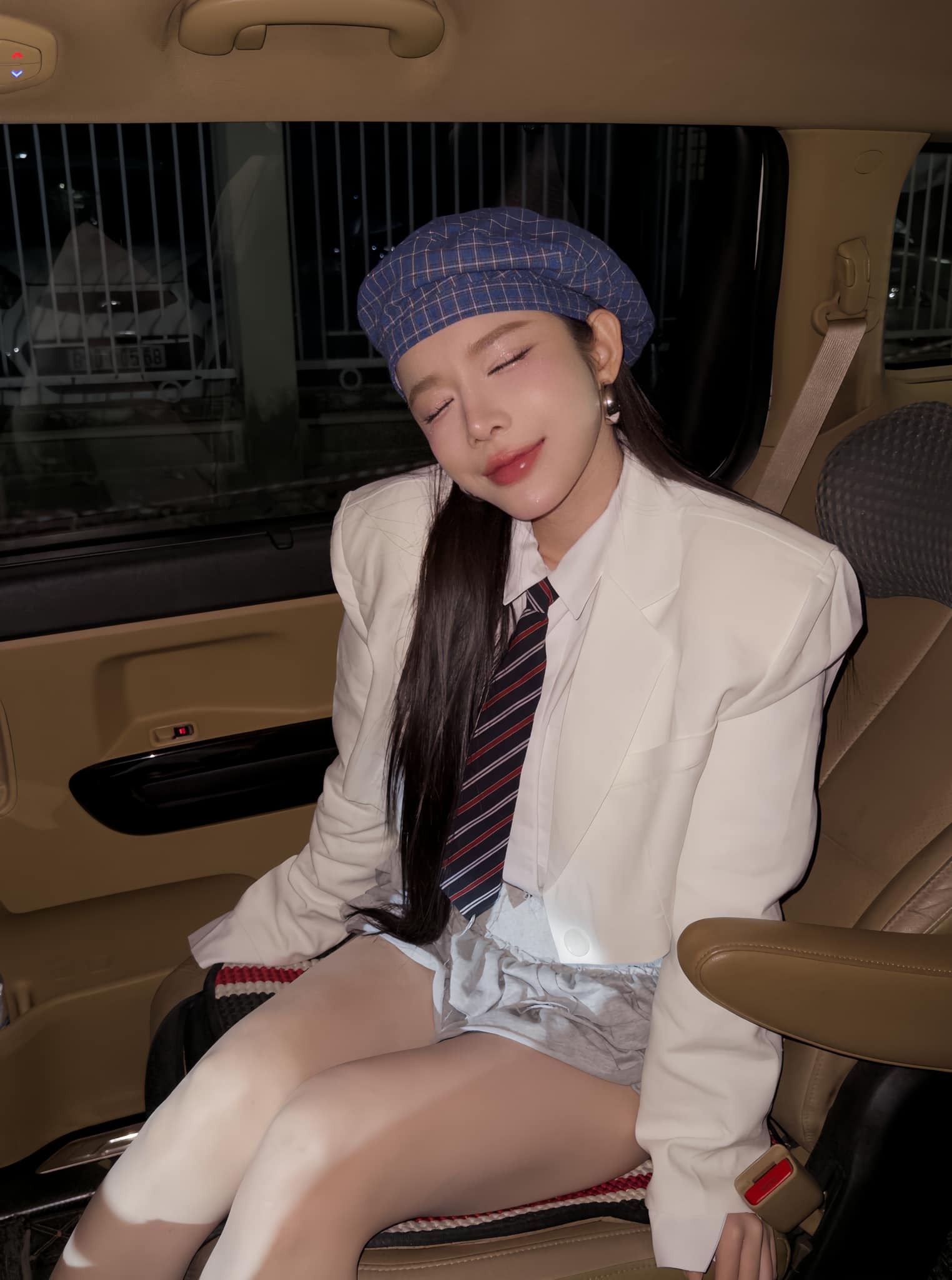 Nữ chính phim Thỏ Ơi!!: Mặc đẹp không trượt phát nào, xuất hiện ở đâu thì nơi đó chính là Milano- Ảnh 17. Nữ chính phim Thỏ Ơi!!: Mặc đẹp không trượt phát nào, xuất hiện ở đâu thì nơi đó chính là Milano- Ảnh 17.