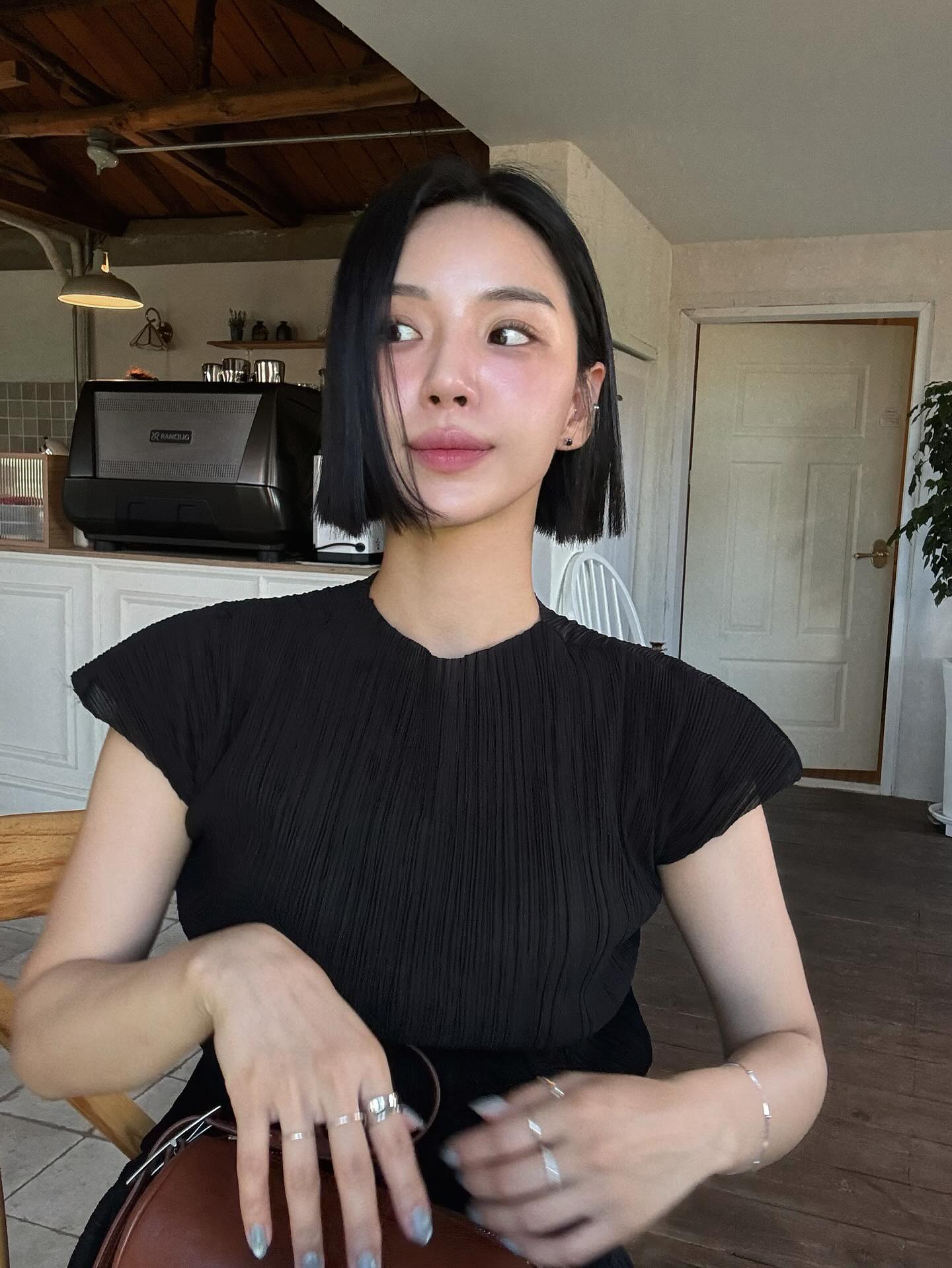 5 kiểu tóc ngắn sẽ "làm mưa làm gió" từ giờ tới tận mùa hè- Ảnh 4. 5 kiểu tóc ngắn sẽ "làm mưa làm gió" từ giờ tới tận mùa hè- Ảnh 4.