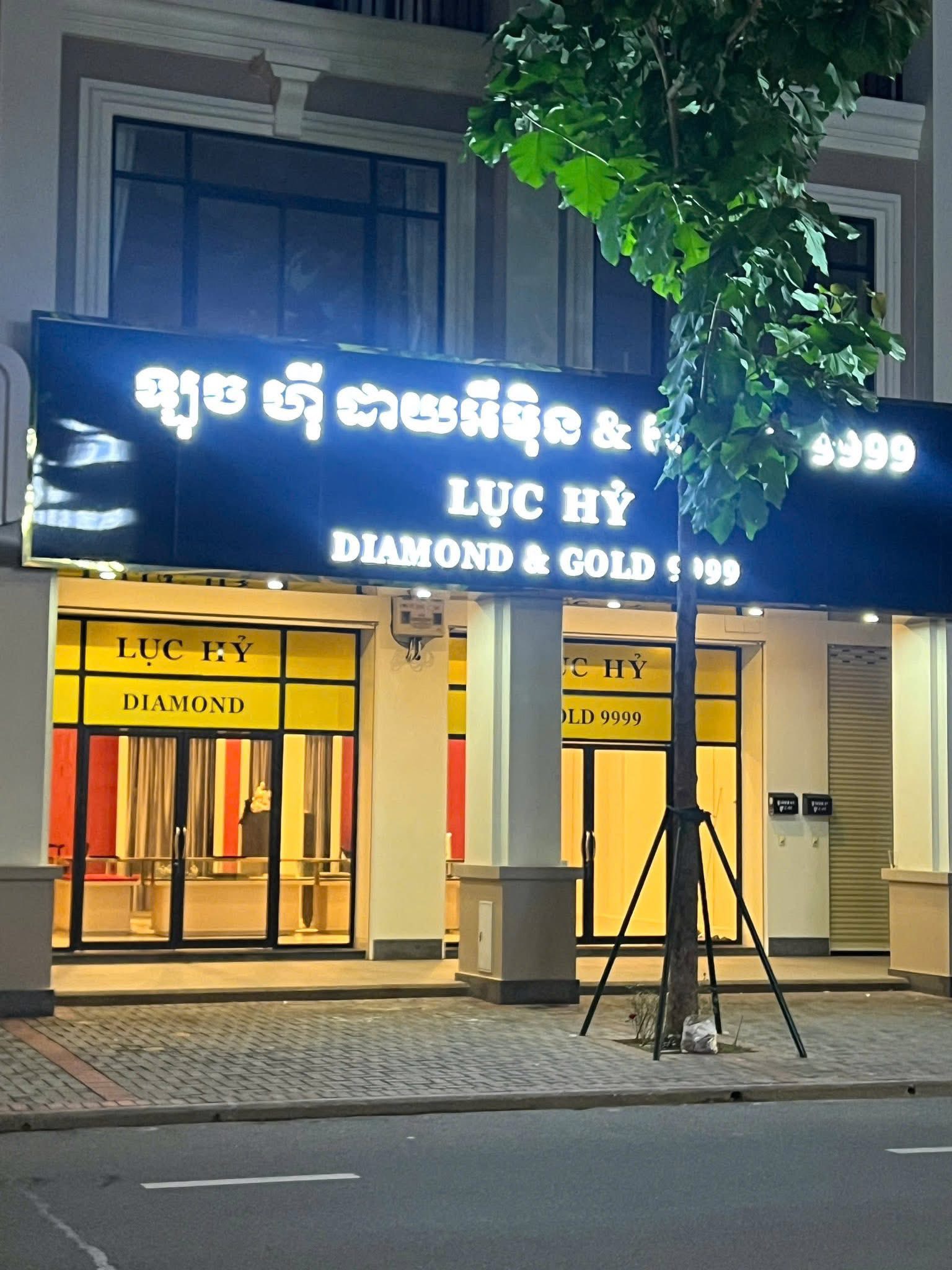 "Thảo G&agrave;" l&agrave; ai? Sự thật về anh ch&agrave;ng b&aacute;n quần &aacute;o online trở th&agrave;nh CEO chuỗi cửa h&agrave;ng kim cương chỉ sau 2 năm- Ảnh 2.