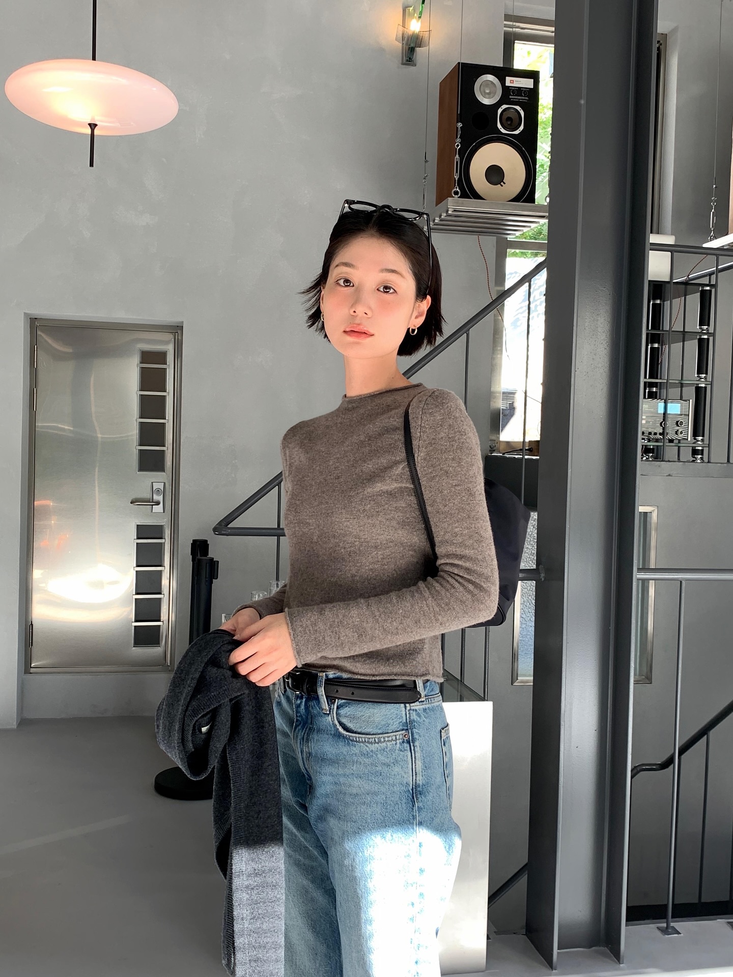 Mặc quần jeans m&agrave; muốn to&aacute;t l&ecirc;n kh&iacute; chất sang trọng, chị em chỉ cần 4 mẹo- Ảnh 8.