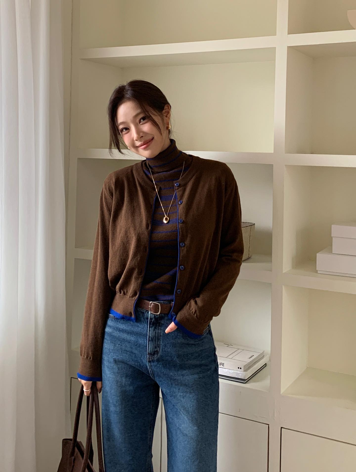 Mặc quần jeans m&agrave; muốn to&aacute;t l&ecirc;n kh&iacute; chất sang trọng, chị em chỉ cần 4 mẹo- Ảnh 4.