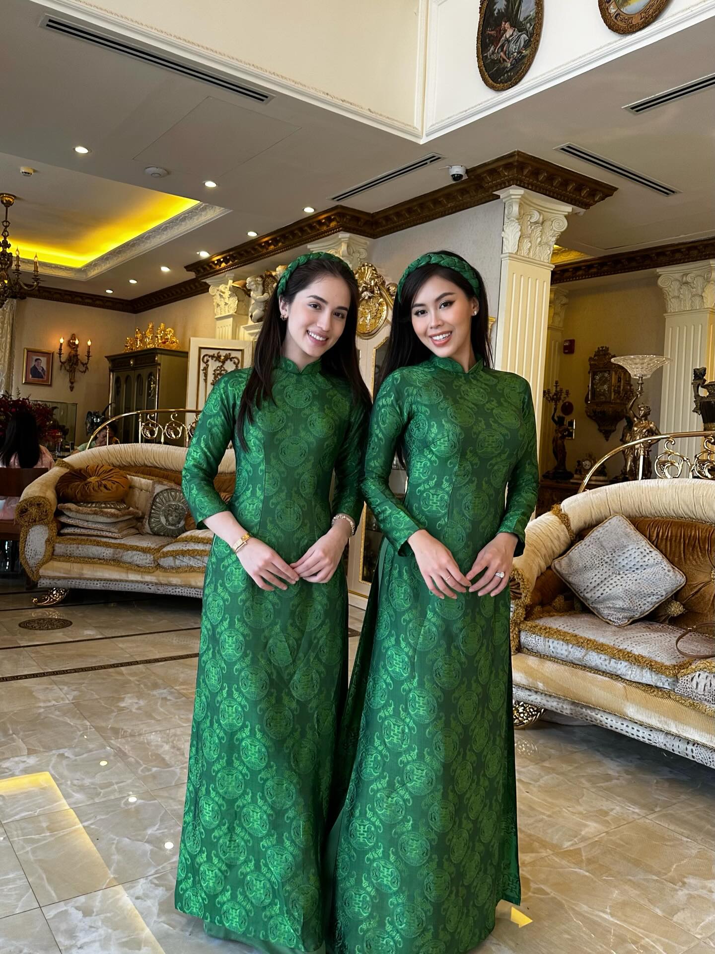 Cảnh "d&aacute;t v&agrave;ng" b&ecirc;n trong biệt thự của tỷ ph&uacute; Johnathan Hạnh Nguyễn g&acirc;y cho&aacute;ng ngợp- Ảnh 8.