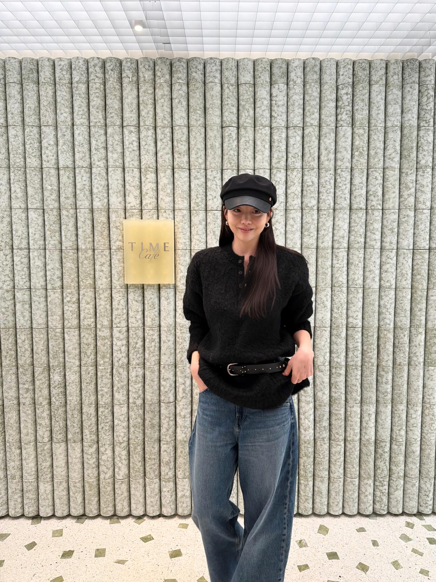 Mặc quần jeans m&agrave; muốn to&aacute;t l&ecirc;n kh&iacute; chất sang trọng, chị em chỉ cần 4 mẹo- Ảnh 2.