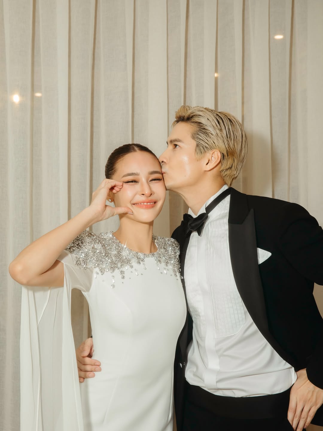 Hoa hậu Ho&agrave;n vũ bất ngờ th&uacute; nhận kết h&ocirc;n từ tận 2 năm trước, danh t&iacute;nh &ocirc;ng x&atilde; khiến c&ocirc;ng ch&uacute;ng 