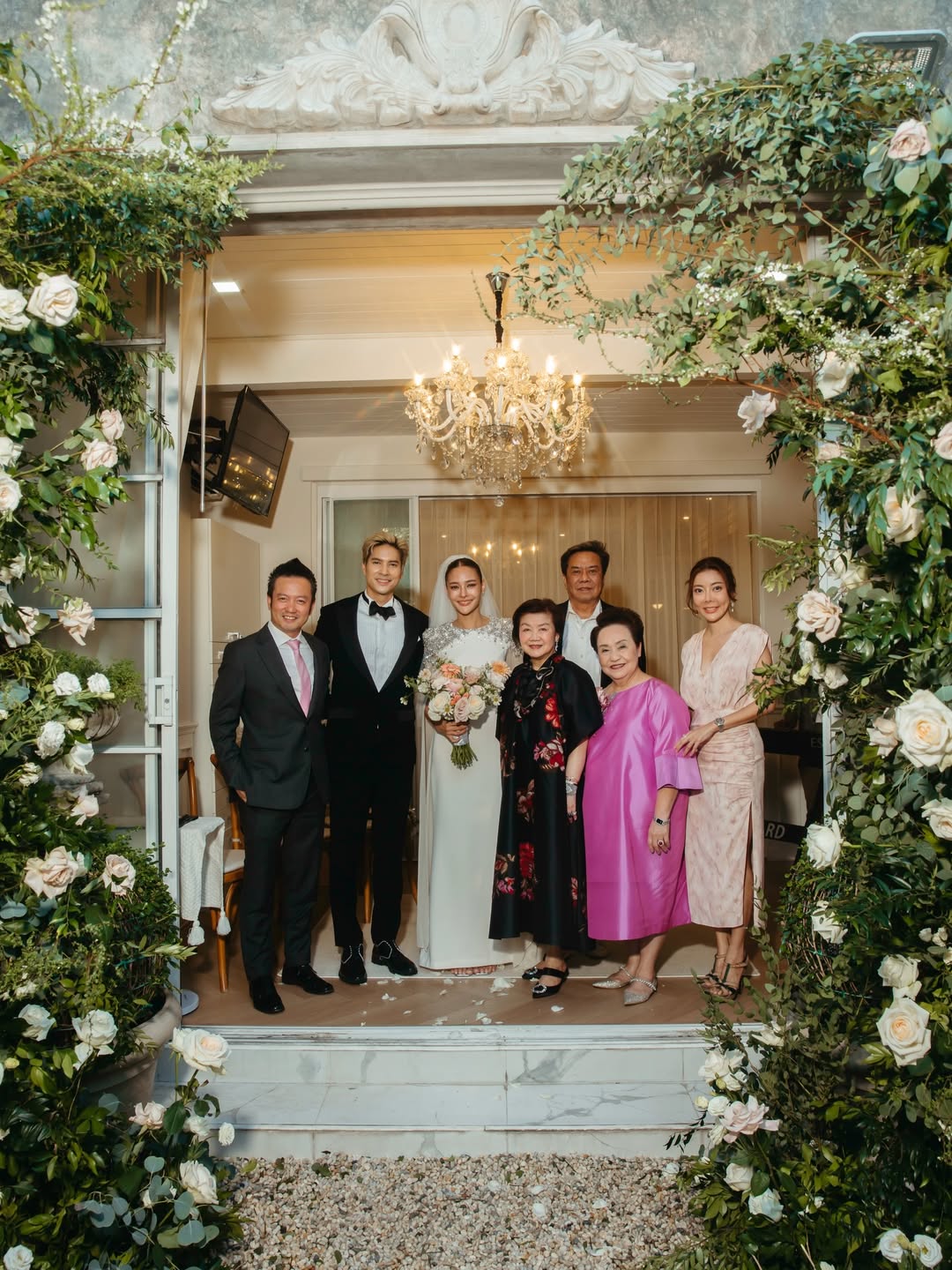 Hoa hậu Ho&agrave;n vũ bất ngờ th&uacute; nhận kết h&ocirc;n từ tận 2 năm trước, danh t&iacute;nh &ocirc;ng x&atilde; khiến c&ocirc;ng ch&uacute;ng 