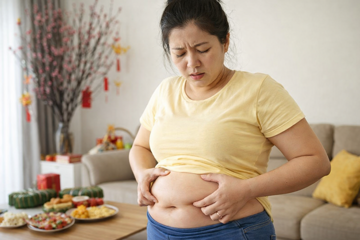 V&igrave; sao chỉ sau 10 ng&agrave;y Tết, mỡ bụng tăng nhanh hơn cả năm?- Ảnh 1.