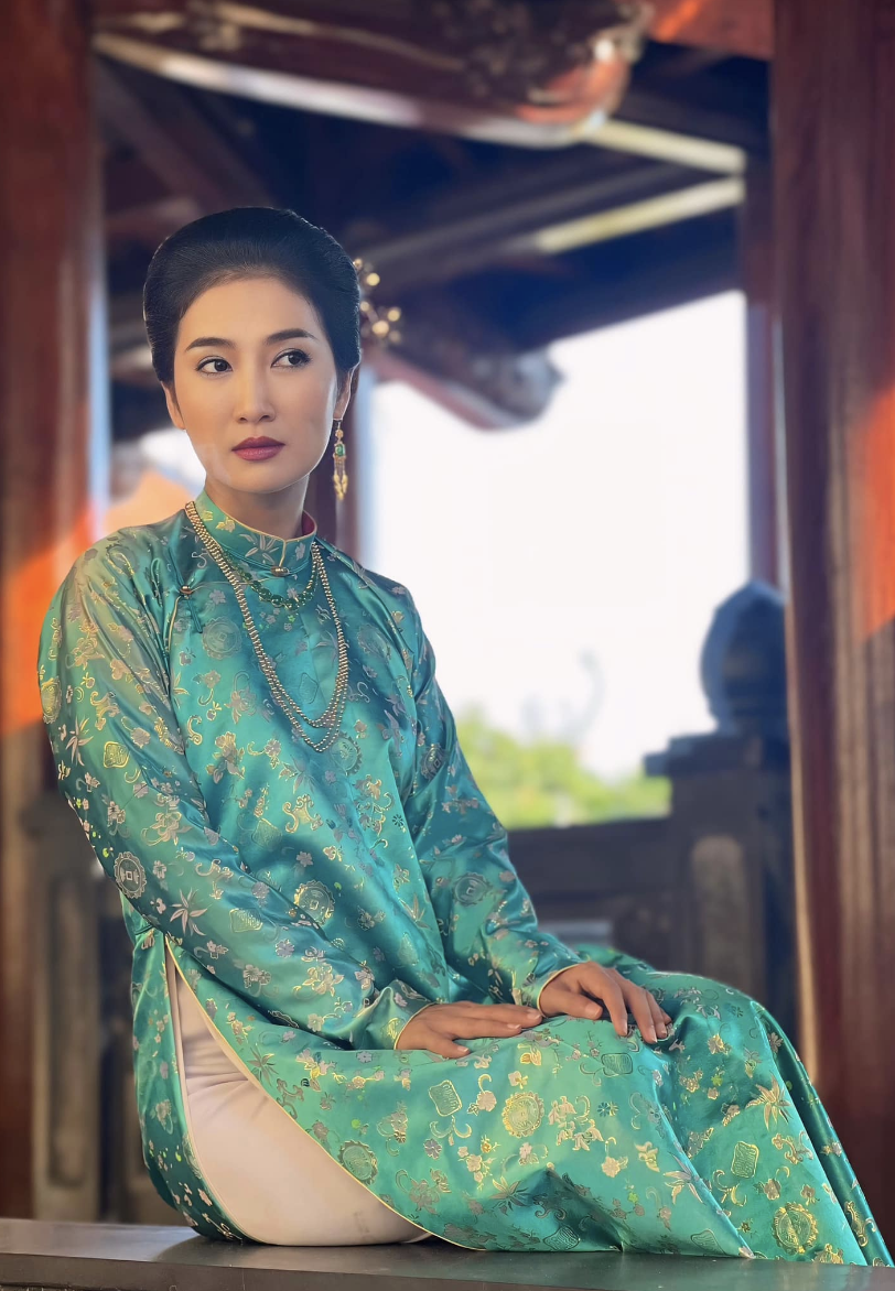 Tuổi 42 của mỹ nh&acirc;n đẹp nhất miền T&acirc;y- Ảnh 1.